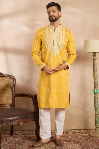 Men yellow silk blend geometric embroidered straight kurta sets