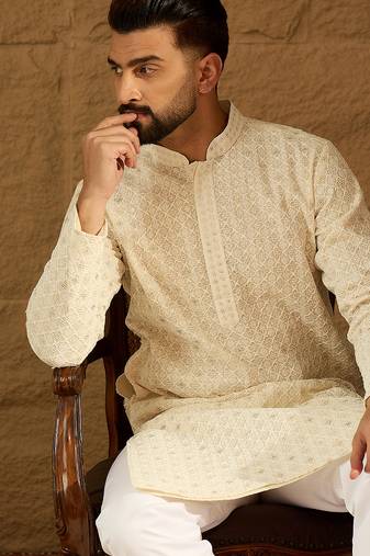 Men off white cotton solid printed straight kurta with trouser
