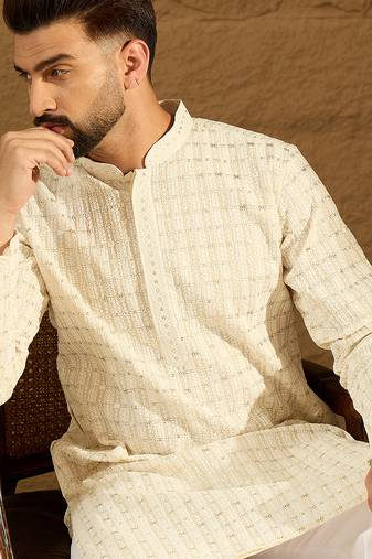 Men off white cotton solid printed straight kurta with trouser
