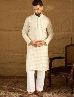 Men off white cotton solid printed straight kurta with trouser 5