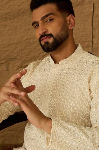 Men off white cotton solid printed straight kurta with trouser