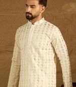 Men off white cotton solid printed straight kurta with trouser