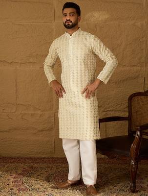 Men off white cotton solid printed straight kurta with trouser 3