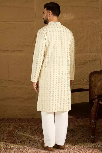 Men off white cotton solid printed straight kurta with trouser
