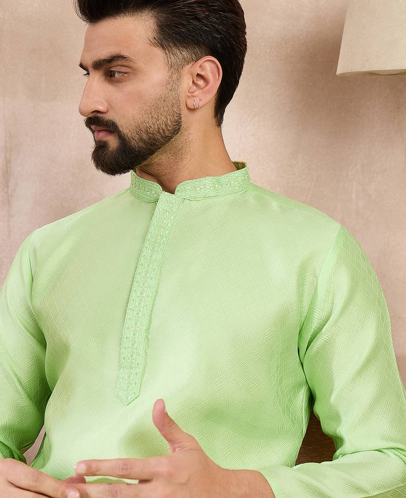 Men green silk blend solid embroidered straight kurta with trouser