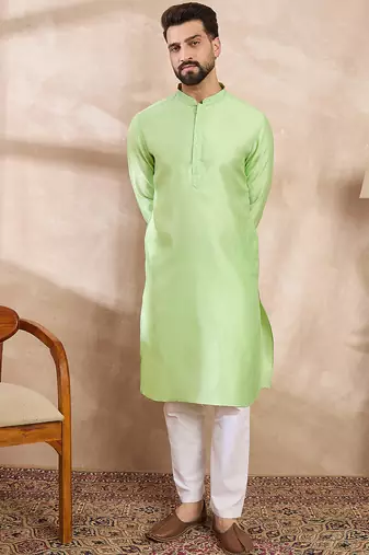 Men green silk blend solid embroidered straight kurta with trouser