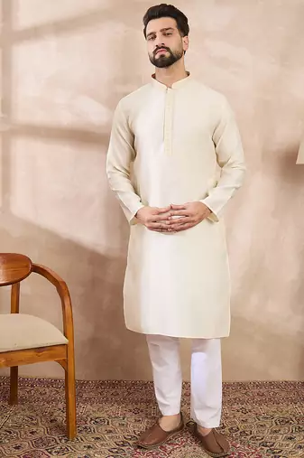 Men off white silk blend solid embroidered straight kurta with trouser