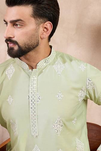 Men green silk blend solid embroidered straight kurta with trouser