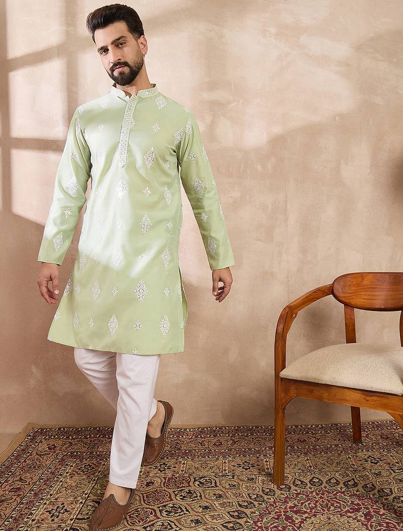 Men green silk blend solid embroidered straight kurta with trouser