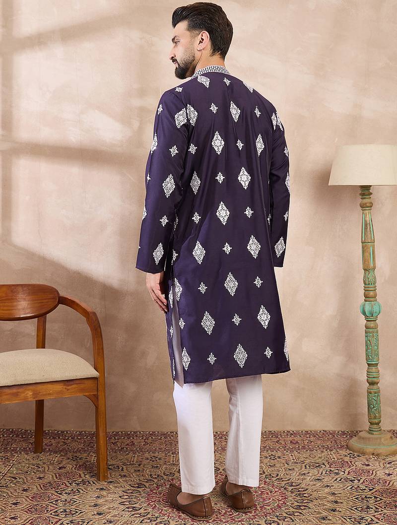 Men purple silk blend solid embroidered straight kurta with trouser