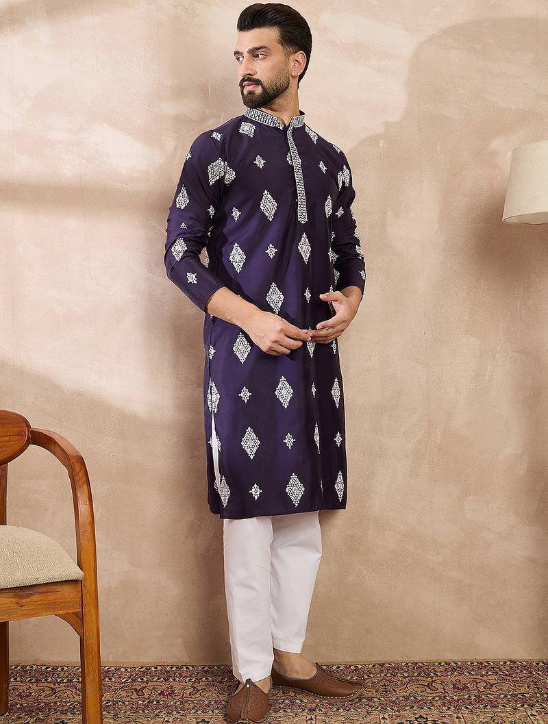 Men purple silk blend solid embroidered straight kurta with trouser