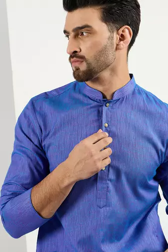 Men blue cotton solid woven design straight kurta