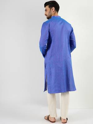 Men blue cotton solid woven design straight kurta 4