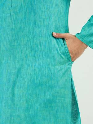 Men teal cotton solid woven design straight kurta 5