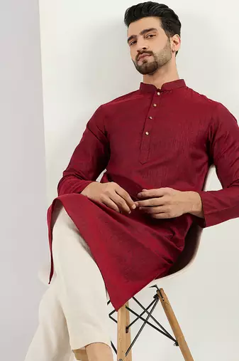 Men maroon cotton solid woven design straight kurta