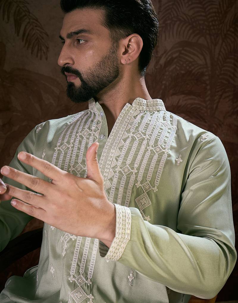 Men green silk blend solid embroidered straight kurta with trouser