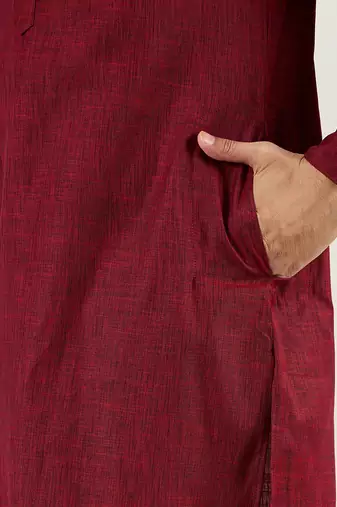 Men maroon cotton solid woven design straight kurta
