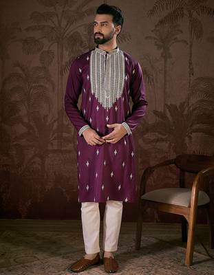 Men purple silk blend solid embroidered straight kurta with trouser 2