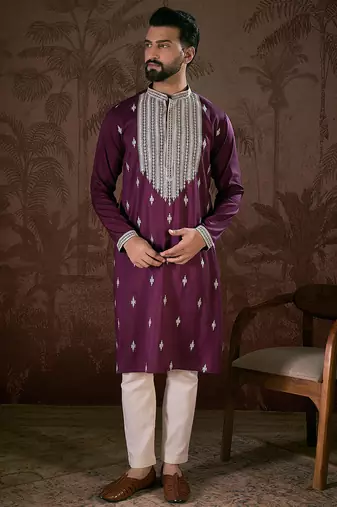 Men purple silk blend solid embroidered straight kurta with trouser