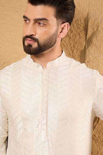 Men off white viscose rayon chevron embroidered straight kurta