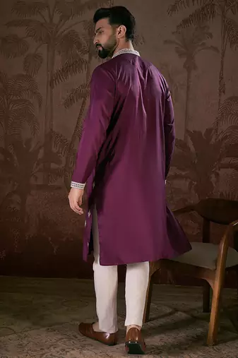 Men purple silk blend solid embroidered straight kurta with trouser