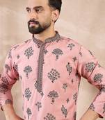 Men peach silk blend solid embroidered straight kurta with trouser