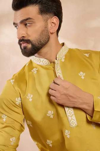 Men yellow polyester solid embroidered straight kurta sets