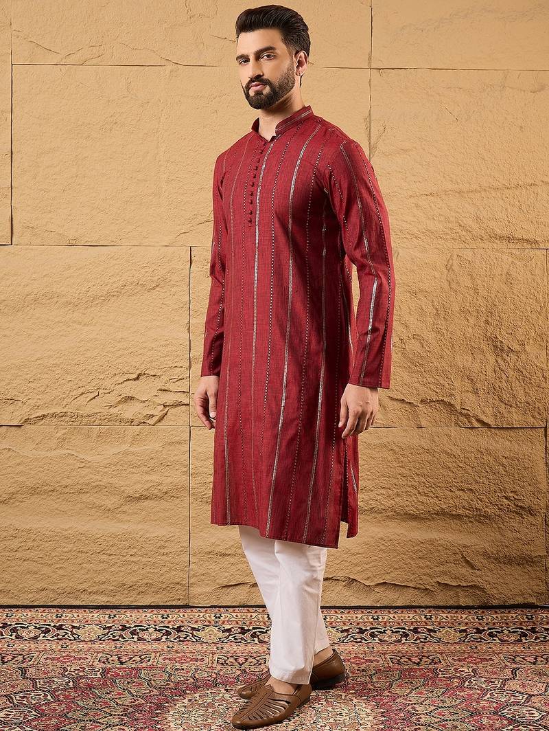 Men maroon cotton solid embroidered straight kurta