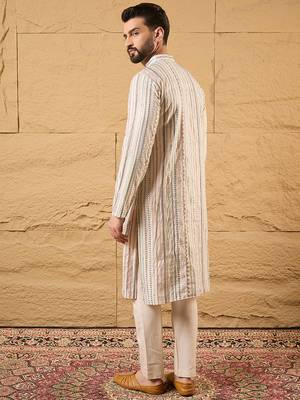 Men pink silk blend solid embroidered straight kurta 4