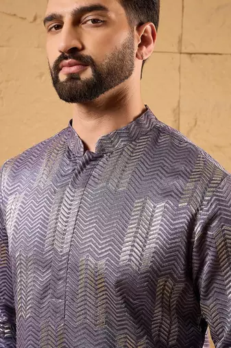 Men purple silk blend solid embroidered straight kurta