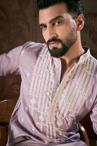 Men lavender silk blend solid embroidered straight kurta with trouser