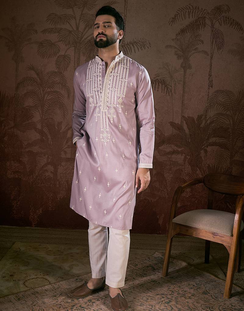 Men lavender silk blend solid embroidered straight kurta with trouser
