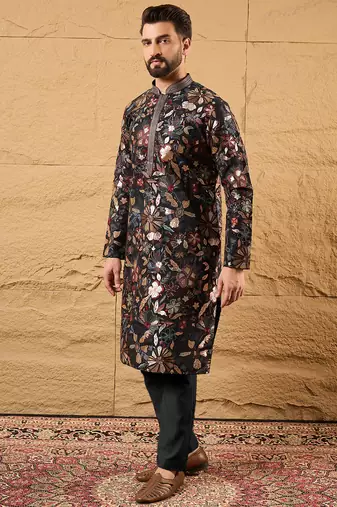 Men black silk blend solid embroidered straight kurta