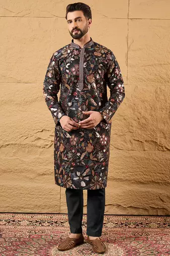 Men black silk blend solid embroidered straight kurta