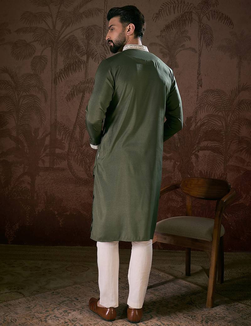 Men green silk blend solid embroidered straight kurta with trouser