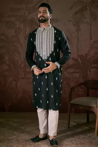 Men black silk blend solid embroidered straight kurta with trouser