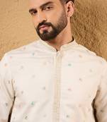 Men off white silk blend solid embroidered straight kurta