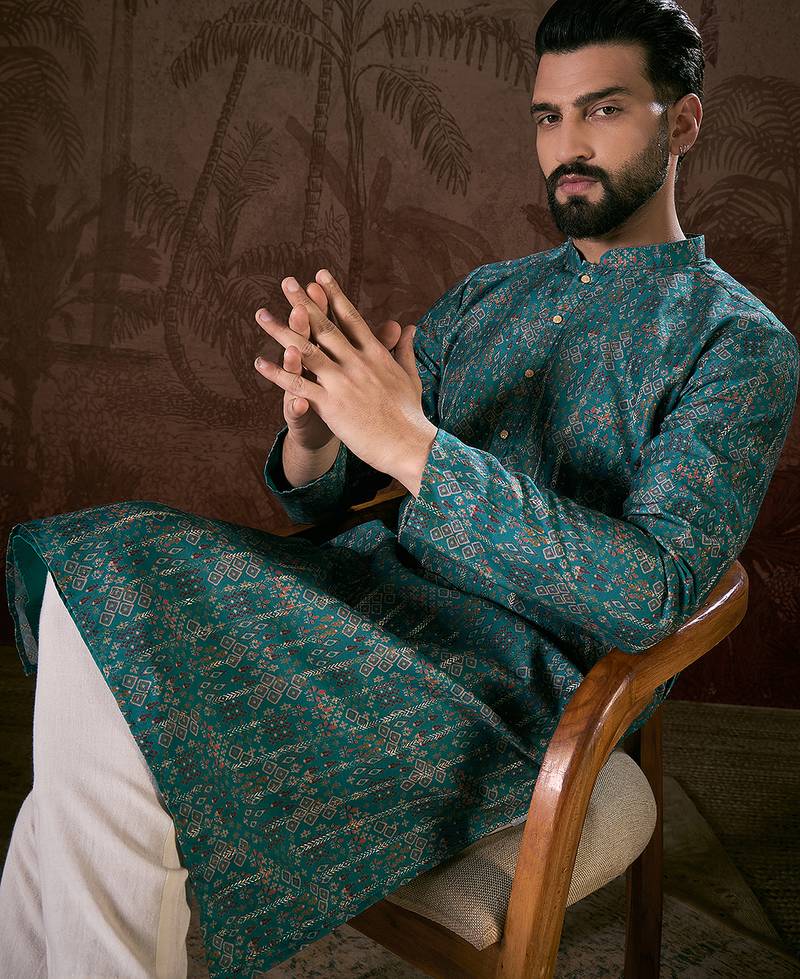 Men blue silk blend ethnic motifs printed straight kurta with trouser