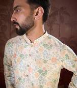 Men off white silk blend floral printed straight kurta with trouser