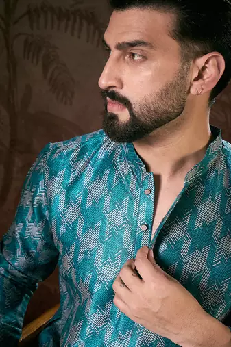 Men turquoise blue silk blend chevron printed straight kurta with trouser