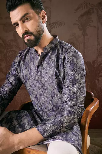 Men violet silk blend chevron printed straight kurta with trouser