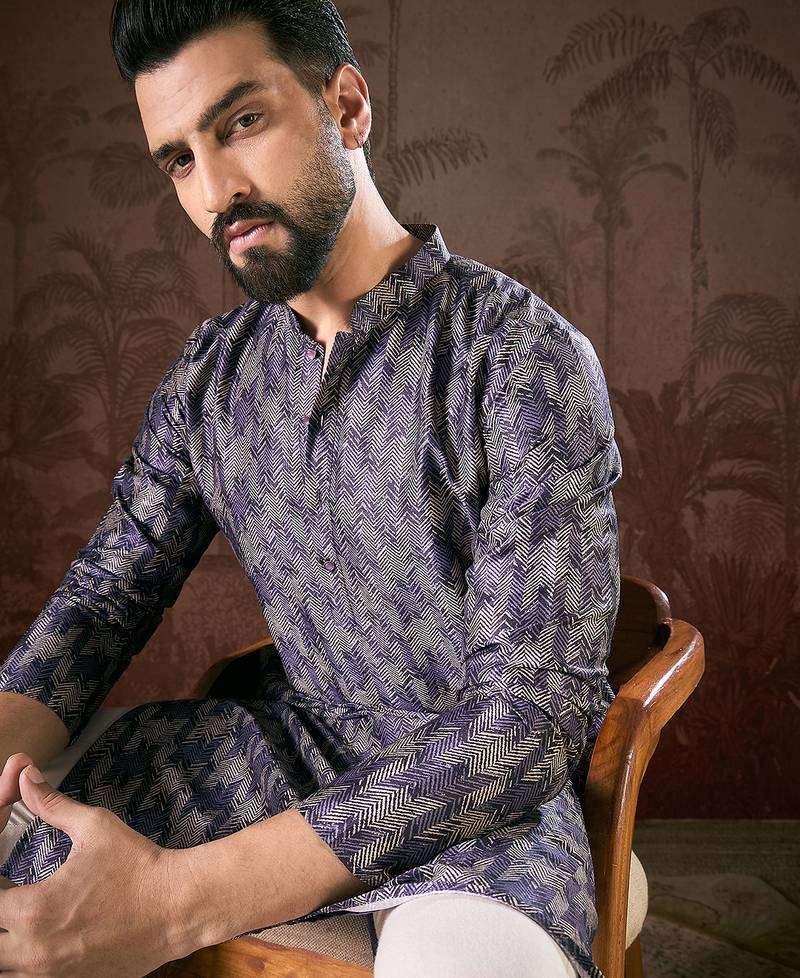 Men violet silk blend chevron printed straight kurta with trouser