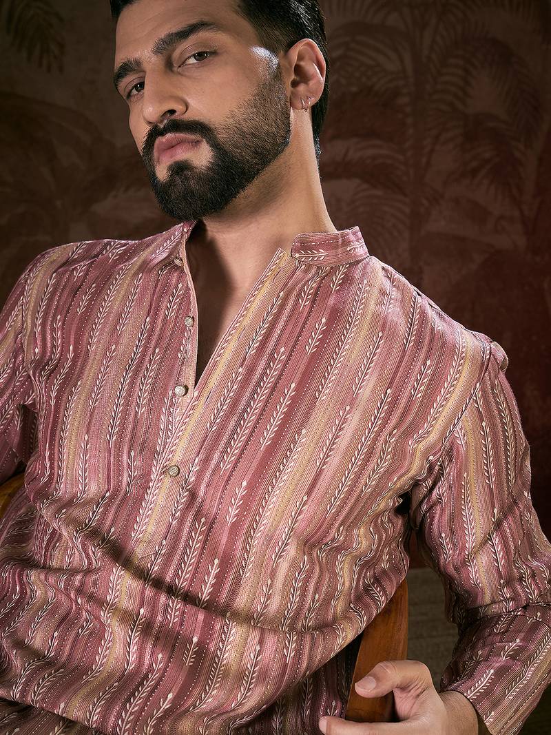Men mauve silk blend floral printed straight kurta with trouser