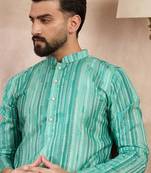 Men green silk blend floral printed straight kurta with trouser