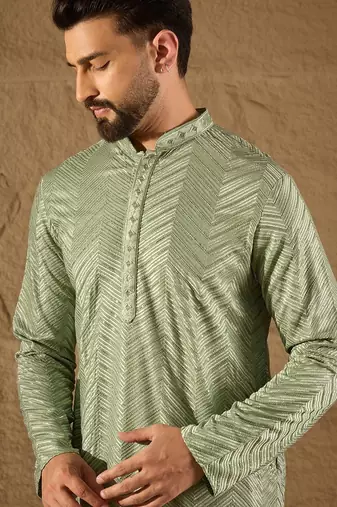 Men green viscose rayon solid embroidered straight kurta