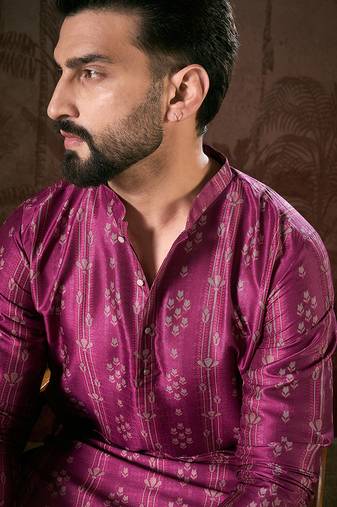 Men purple silk blend floral printed straight kurta with trouser
