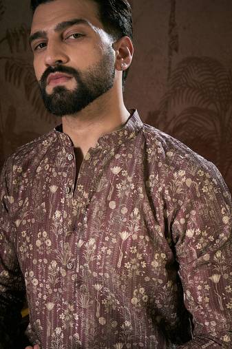 Men mauve silk blend floral printed straight kurta with trouser