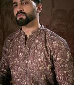 Men mauve silk blend floral printed straight kurta with trouser