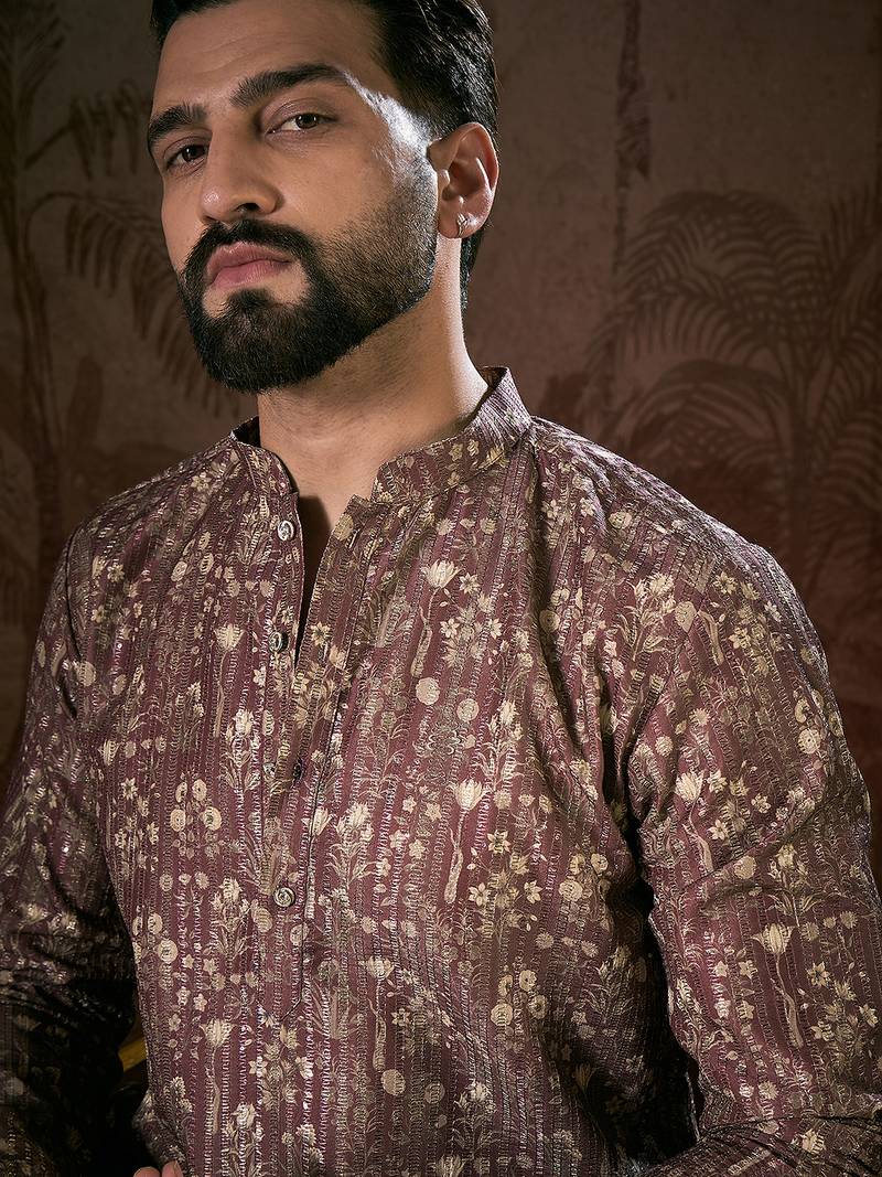 Men mauve silk blend floral printed straight kurta with trouser