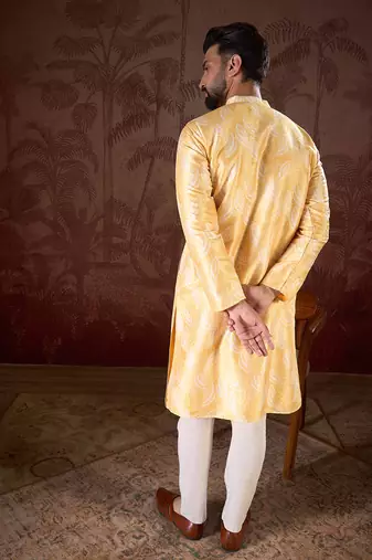Men yellow silk blend floral printed straight kurta with trouser
